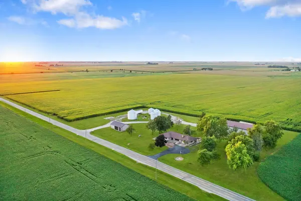 947 N 2nd Road, Dana, IL 61321