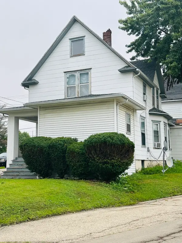 309 W Pleasant Street, Freeport, IL 61032