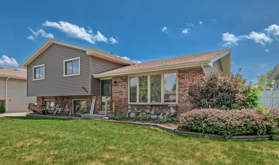 8929 W 169th Place, Orland Hills, IL 60487 - Image #2