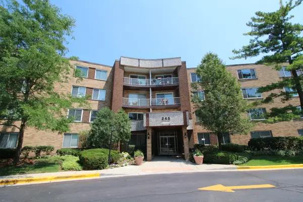 245 S Park Lane #122, Palatine, IL 60074