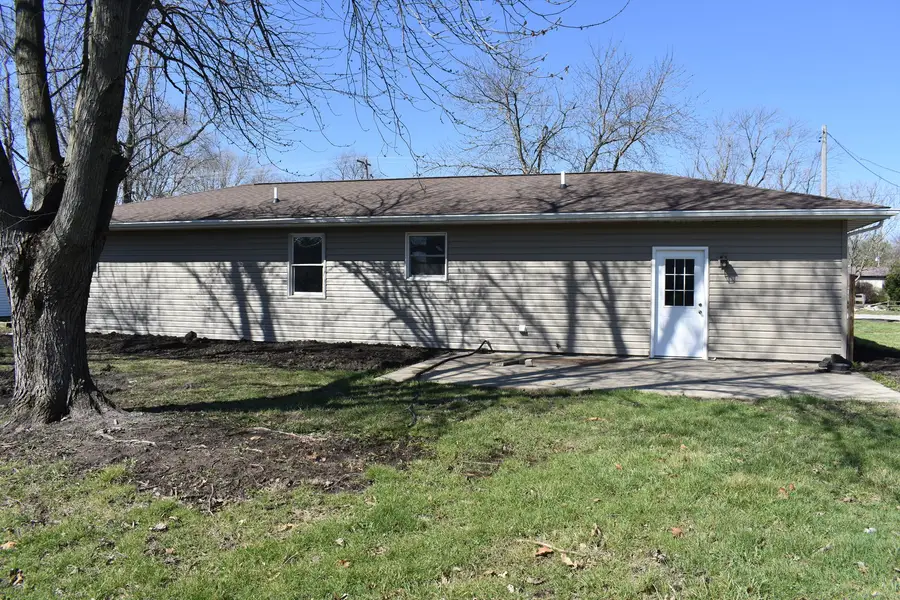 320 N Walnut, Arcola, IL 61910 - #3