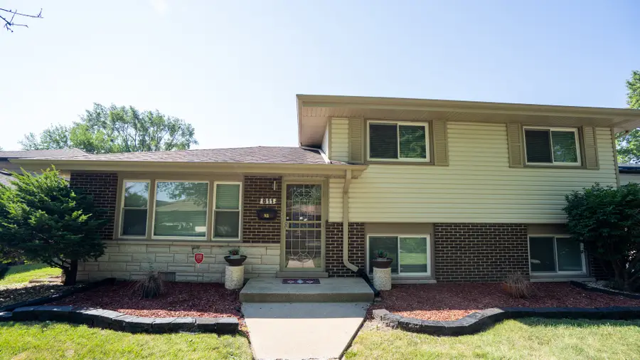 811 E 169th Place, South Holland, IL 60473 - Image #2