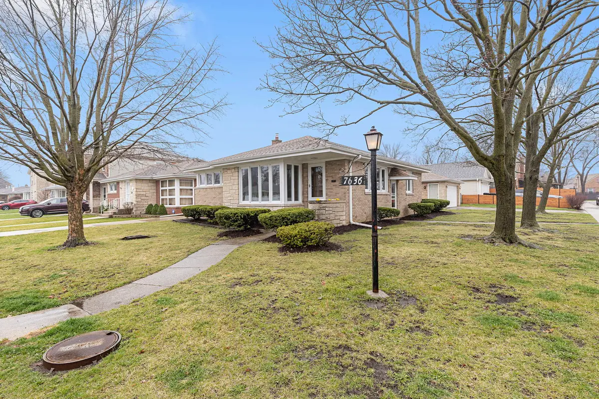 7636 W Rosedale Avenue W, Chicago, IL 60631 - #1