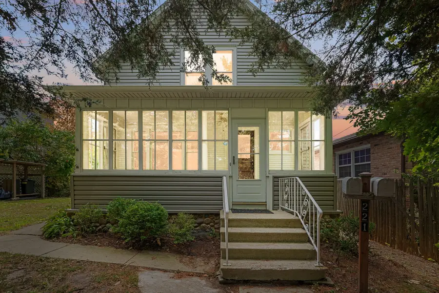 221 Burchell Avenue, Highwood, IL 60040 - Image #2