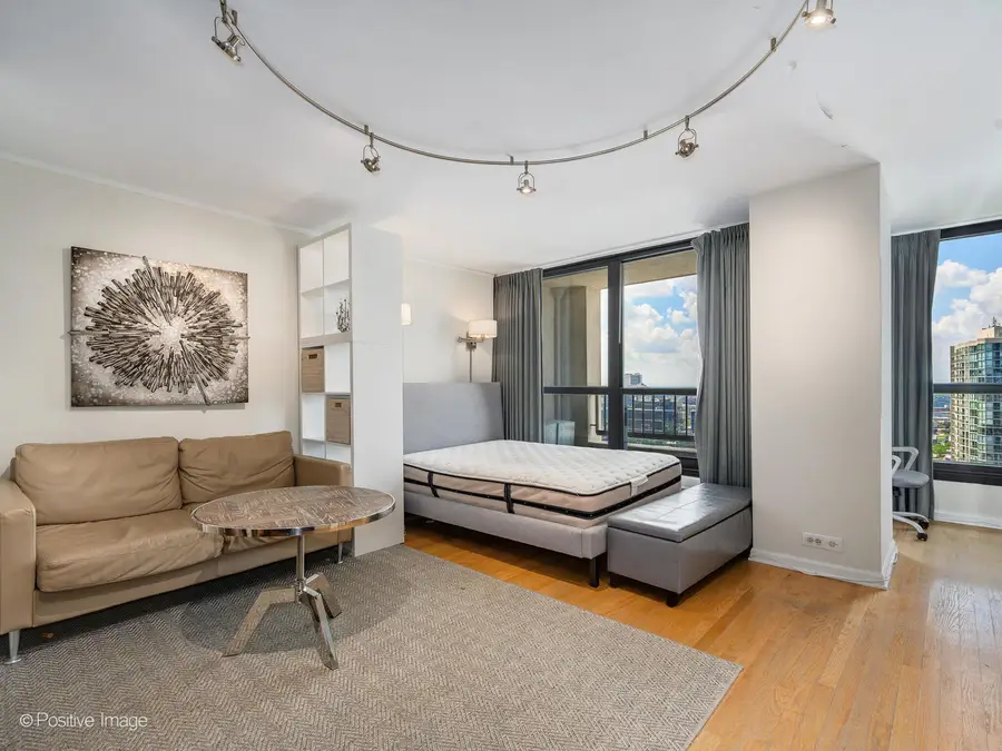 Address Withheld By Seller, Chicago, IL 60610 - #3