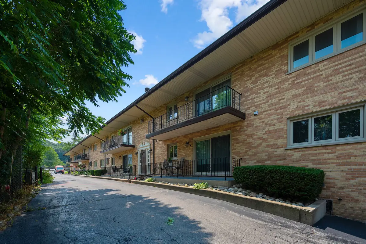8996 Archer Avenue #2D, Willow Springs, IL 60480 - Image #1