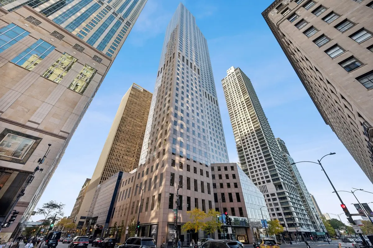 950 N Michigan Avenue #3705, Chicago, IL 60611 - Image #1