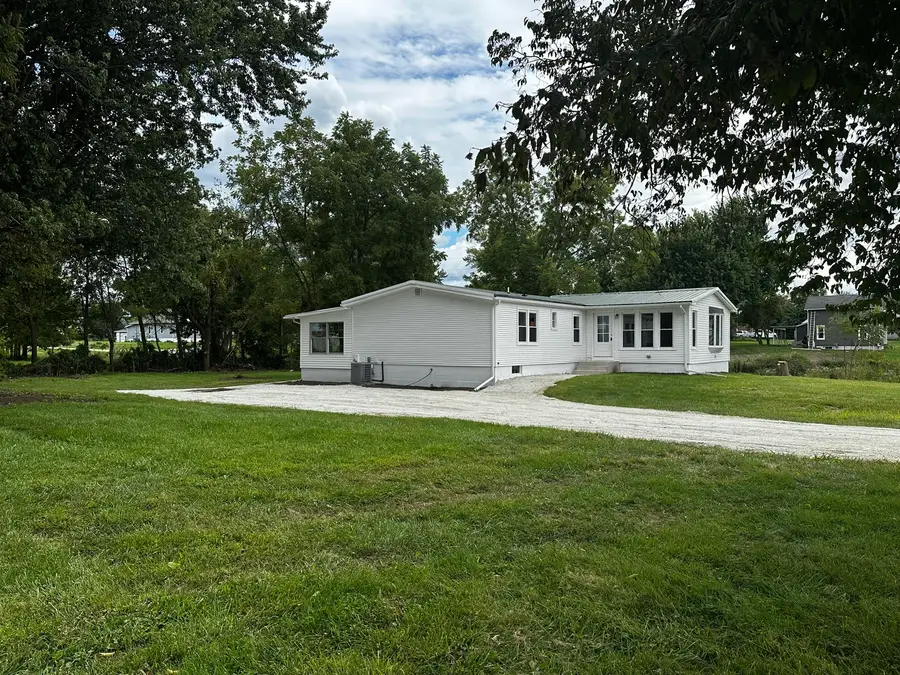 764 Brooklyn Road, West Brooklyn, IL 61378 - Image #3