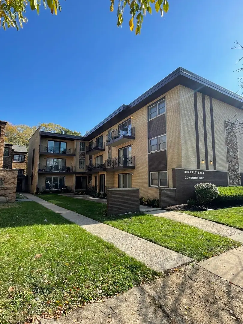 10425 S Hale Avenue #2A, Chicago, IL 60643 - Image #1