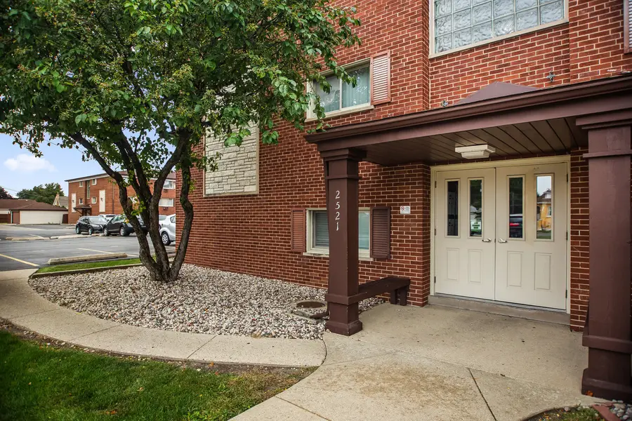 2521 N Thatcher Avenue #3A, River Grove, IL 60171 - Image #2