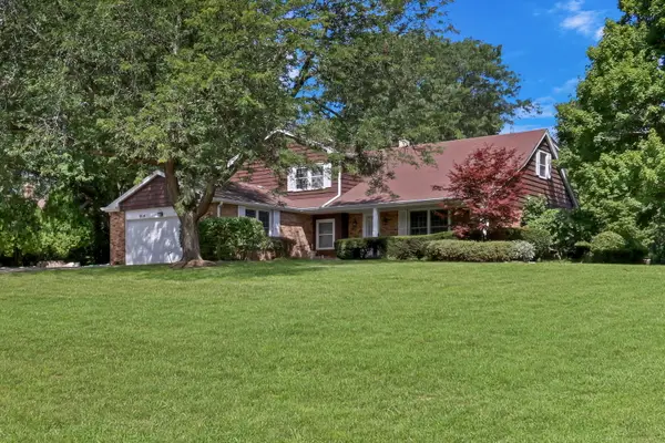 1506 Bull Creek Drive, Libertyville, IL 60048