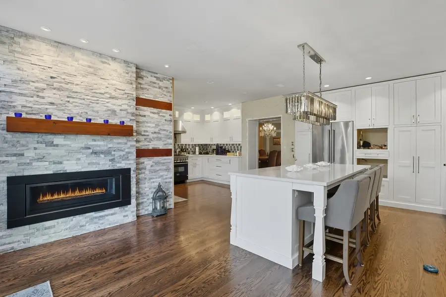 2626 W Lunt Avenue, Chicago, IL 60645 - Image #3