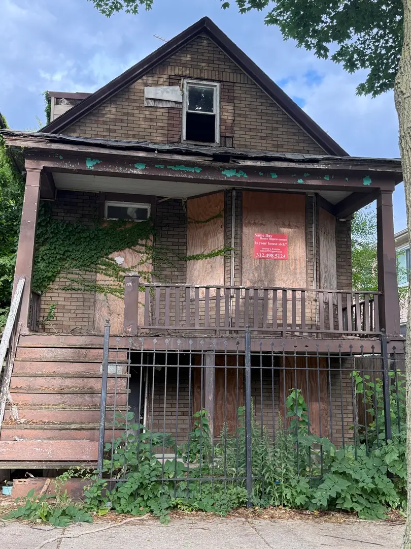 8453 S Muskegon Avenue, Chicago, IL 60617 - Image #1