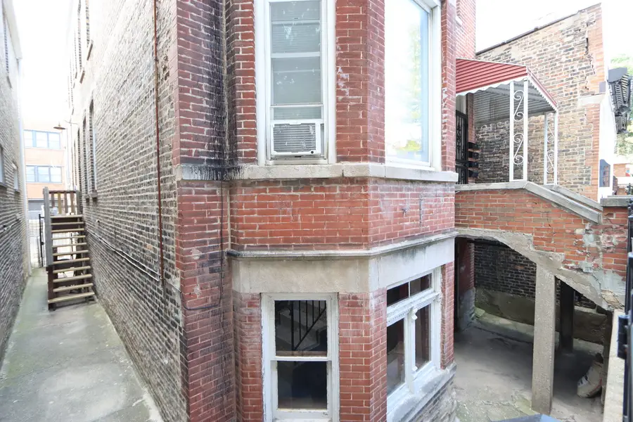 2440 S Oakley Avenue, Chicago, IL 60608 - Image #3