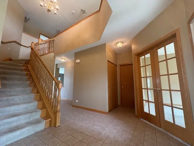 211 Leah Court, Sycamore, IL 60178 - Image #2