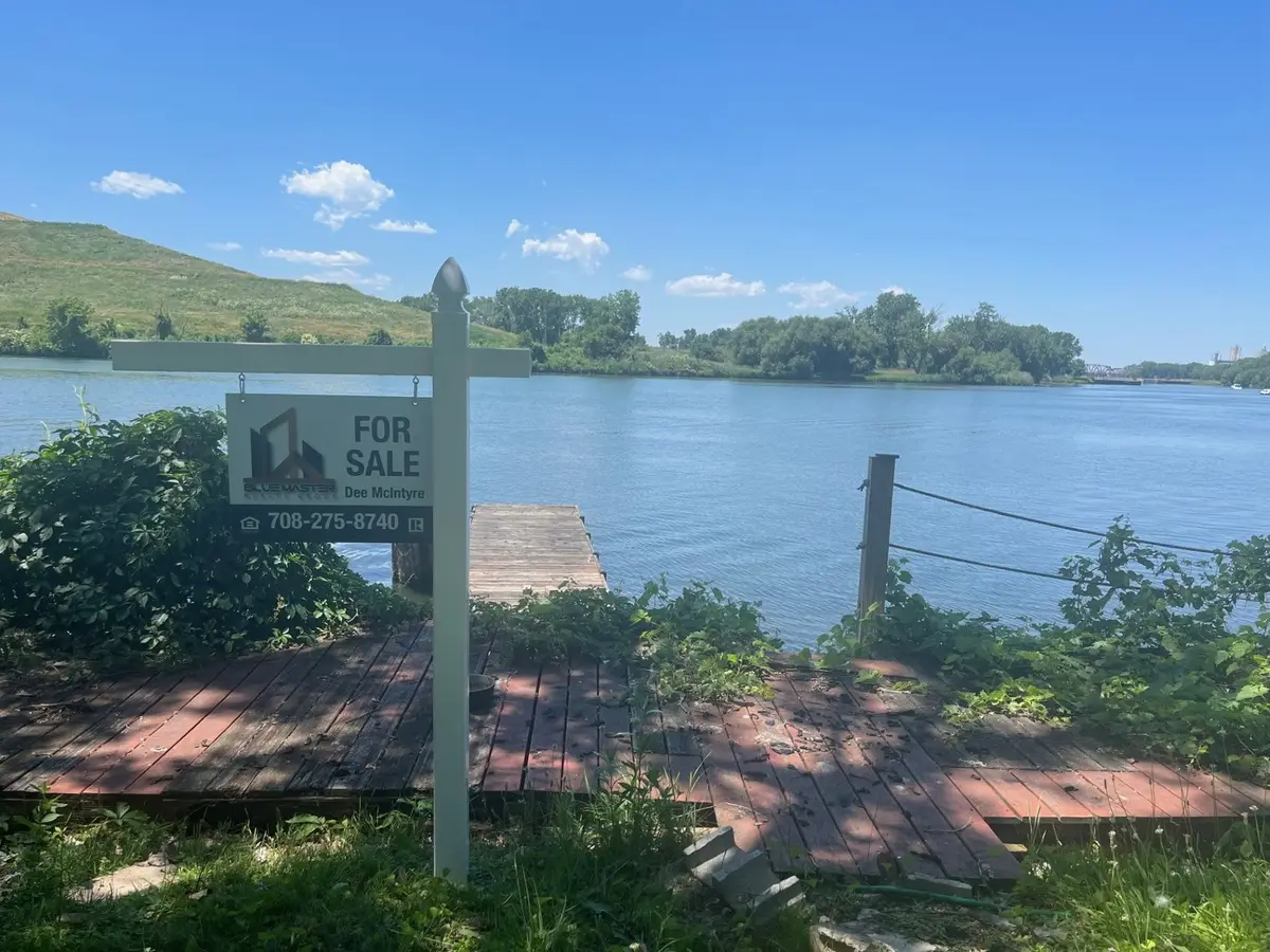 13818 S Croissant Drive, Burnham, IL 60633 - Image #1