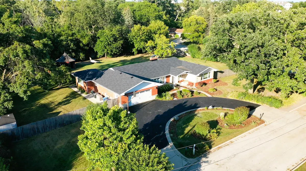 1010 Crabtree Lane, Des Plaines, IL 60016 - Image #1