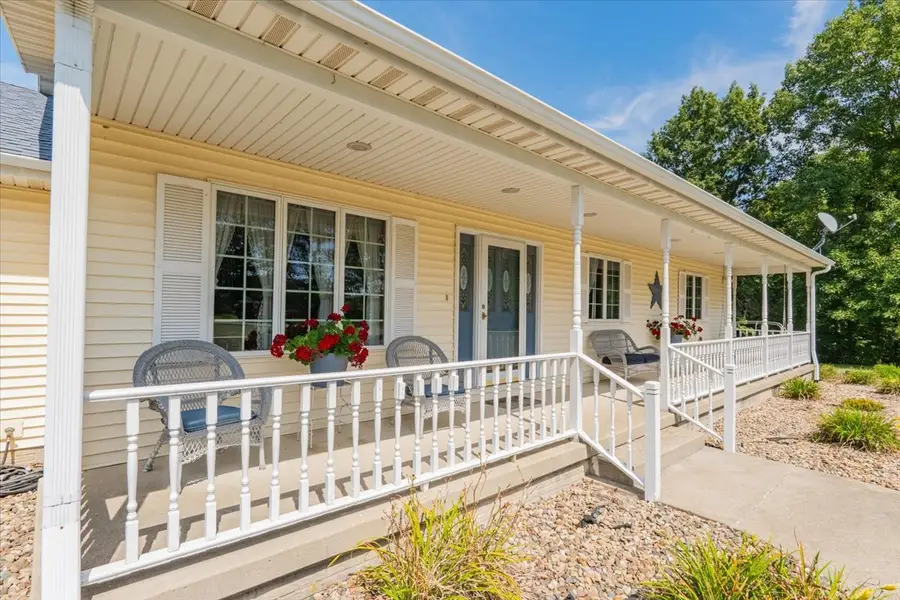 5897 Country Meadow Lane, Clinton, IL 61727 - Image #2