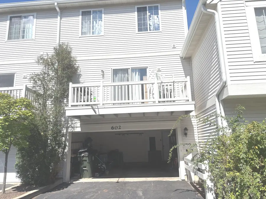 602 S Rosehall Lane, Round Lake, IL 60073 - Image #2