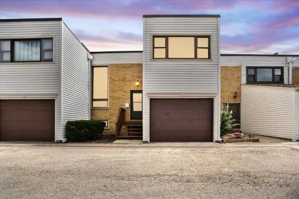 363 Oaktree Court, Hoffman Estates, IL 60169