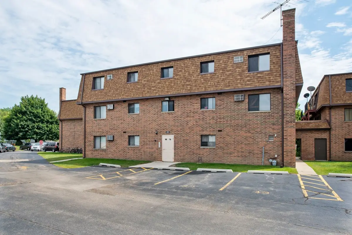 493 Mchenry Road #3B, Wheeling, IL 60090 - Image #1