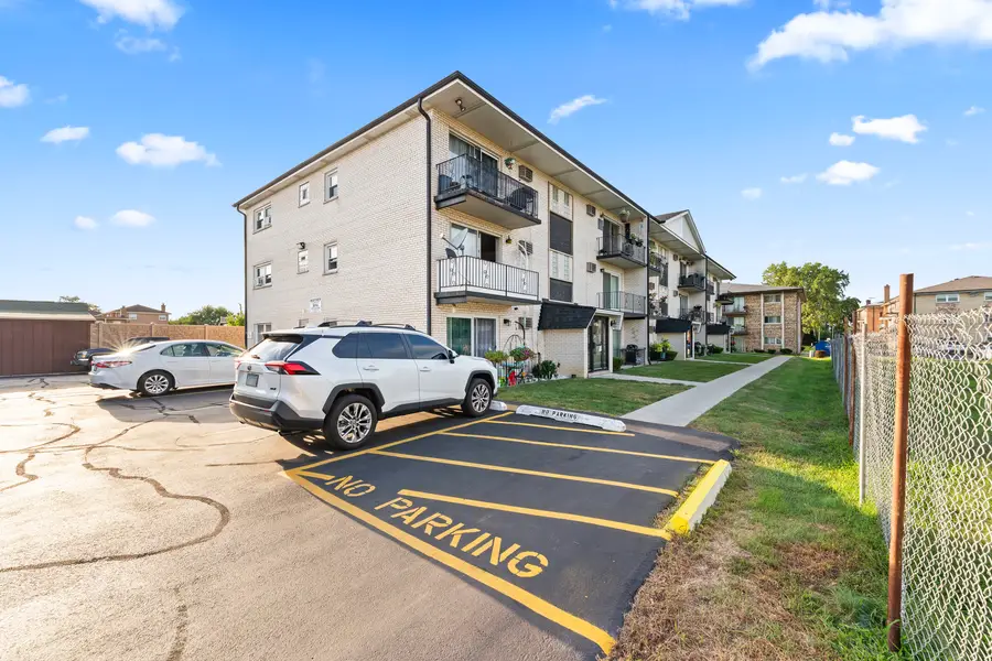 Address Withheld By Seller, Worth, IL 60482 - Image #2