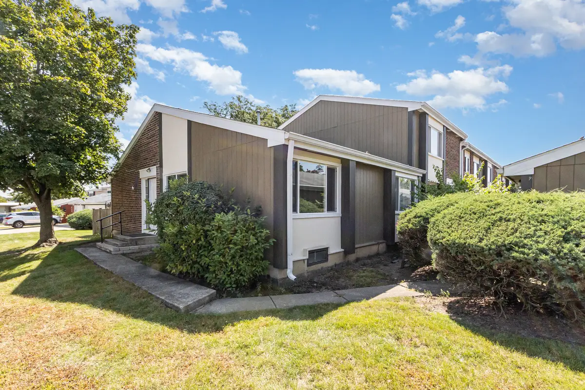 316 Pueblo Drive, Bolingbrook, IL 60440 - #1