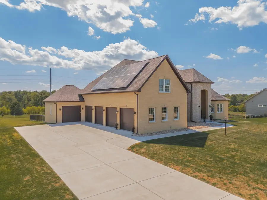 9491 Crossbow Drive, Bloomington, IL 61705 - Image #2