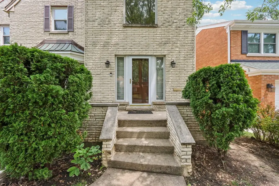 6741 N Ramona Avenue, Lincolnwood, IL 60712 - Image #2