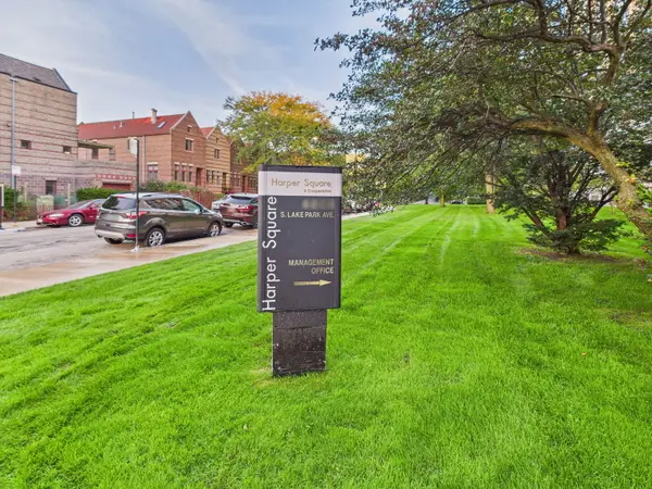 4800 S Lake Park Avenue #909A, Chicago, IL 60615