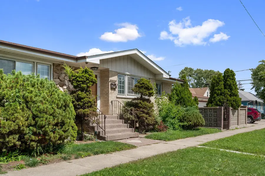 9740 Linn Avenue, Schiller Park, IL 60176 - Image #2