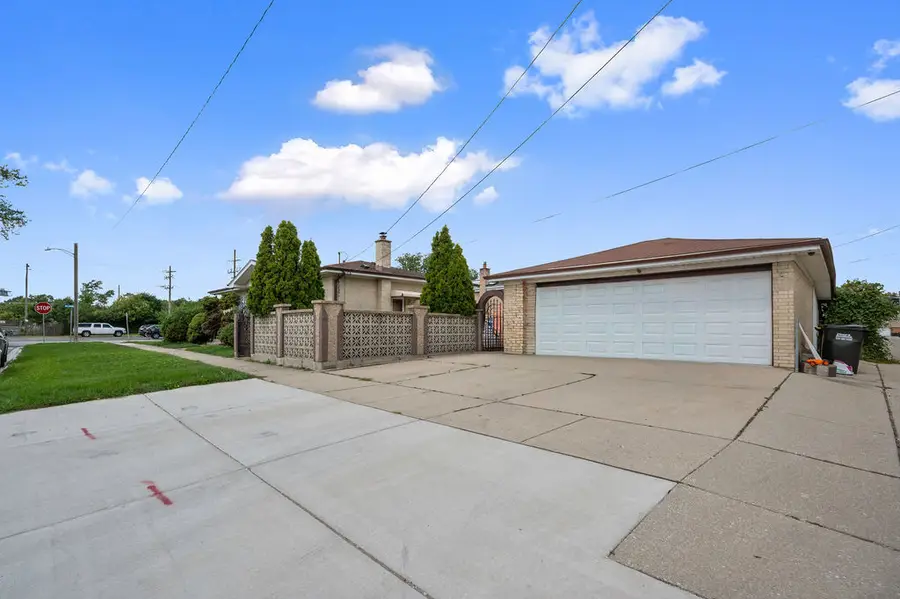 9740 Linn Avenue, Schiller Park, IL 60176 - Image #3