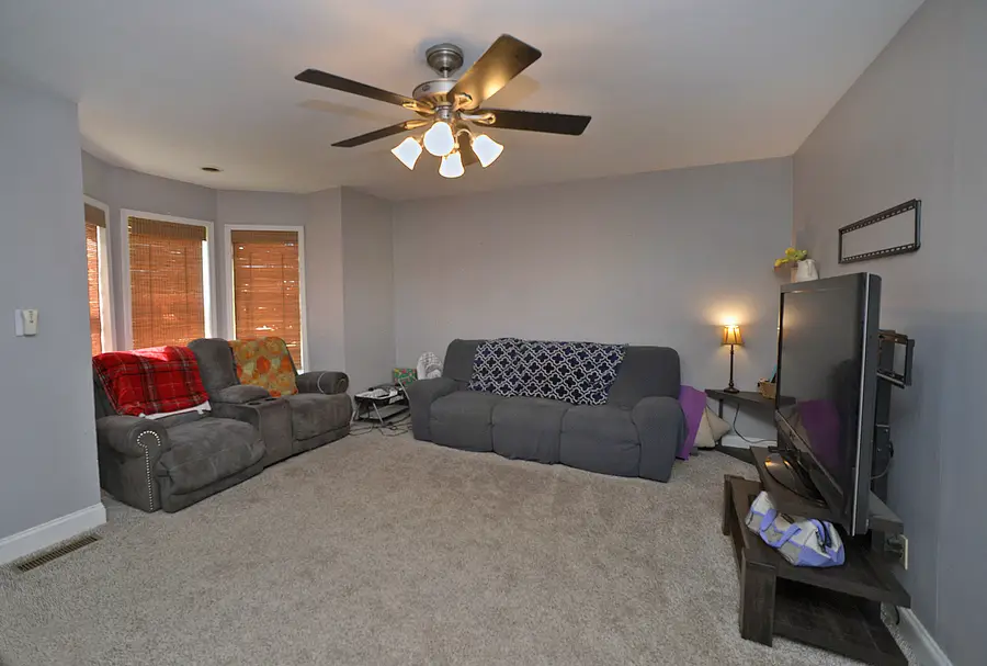 207 E Lincoln Street, Seneca, IL 61360 - Image #2