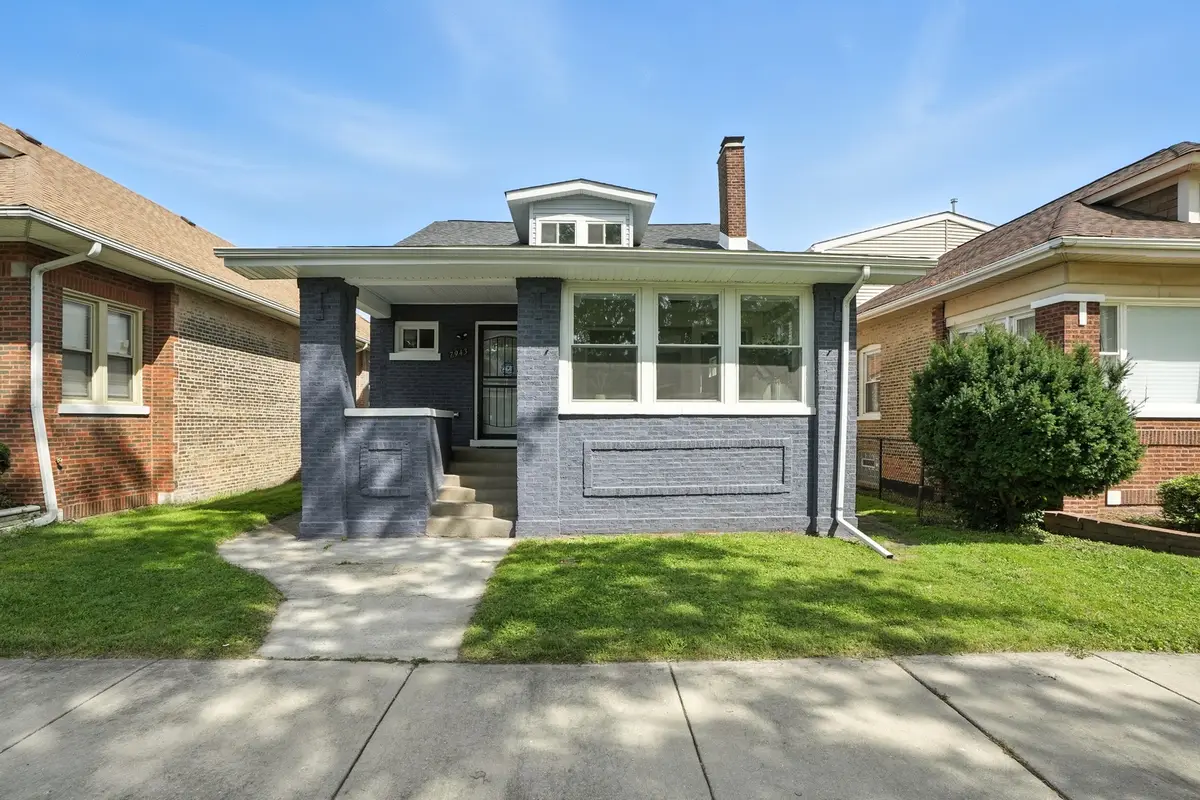 7943 S Bennett Avenue, Chicago, IL 60617 - Image #1