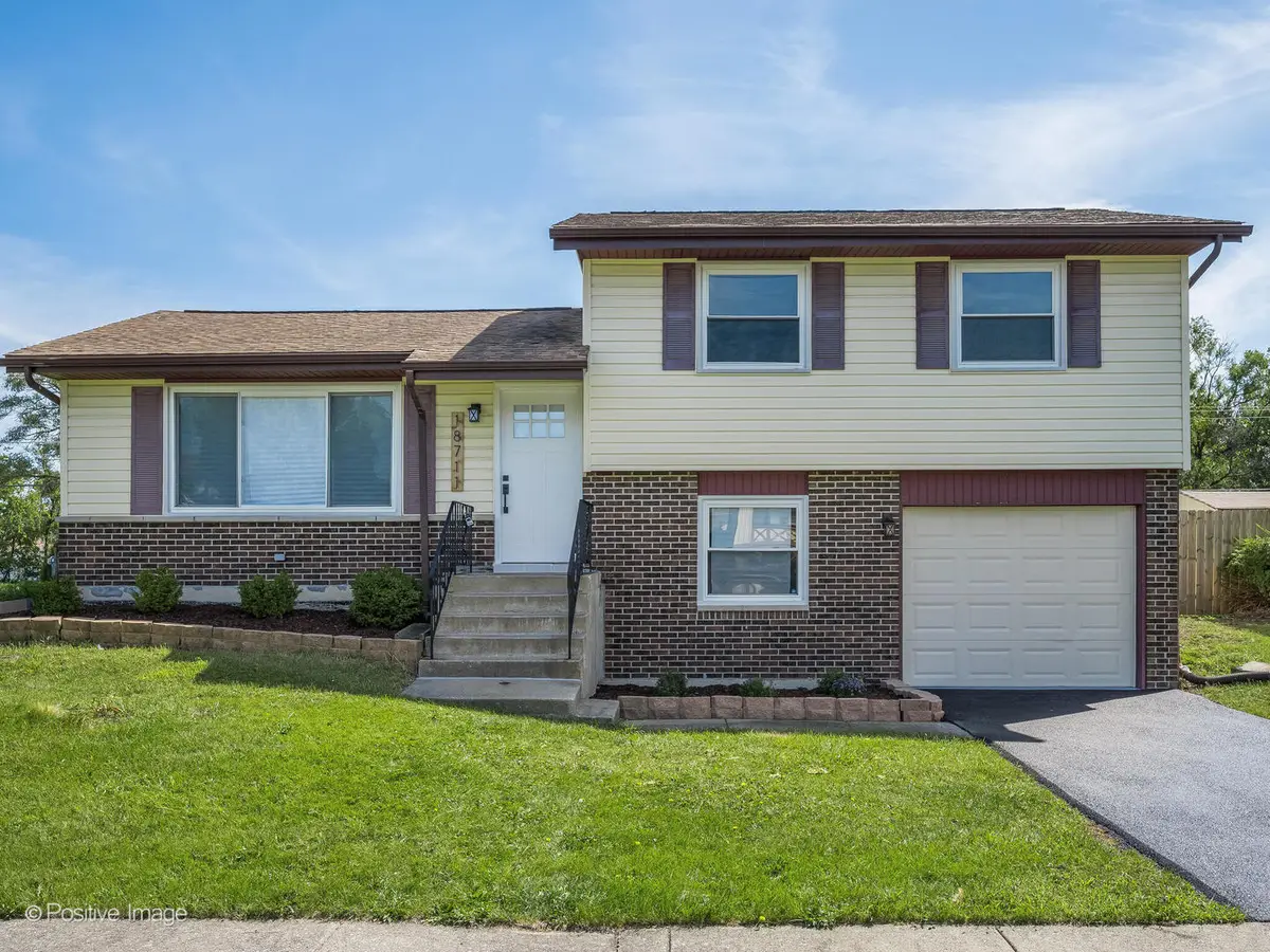 18711 Oakwood Avenue, Country Club Hills, IL 60478 - Image #1