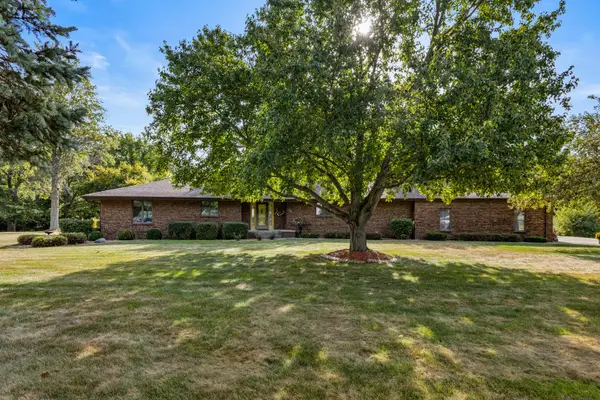 44 Glenbrook Court, Fisher, IL 61843