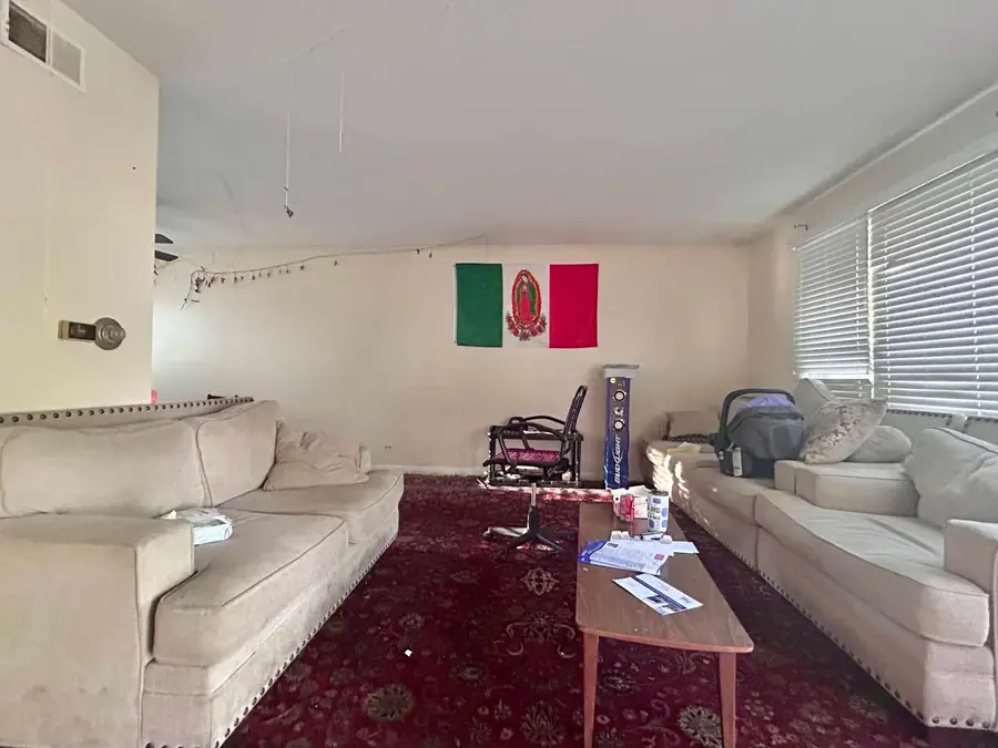 10 N Adams Drive, Addison, IL 60101 - Image #3