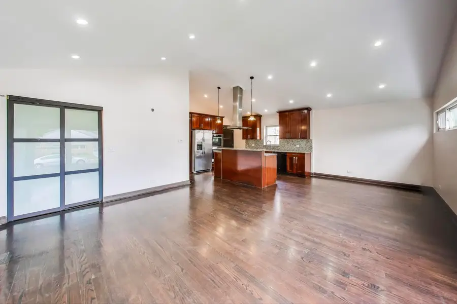 6544 N Albany Avenue, Chicago, IL 60645 - Image #3