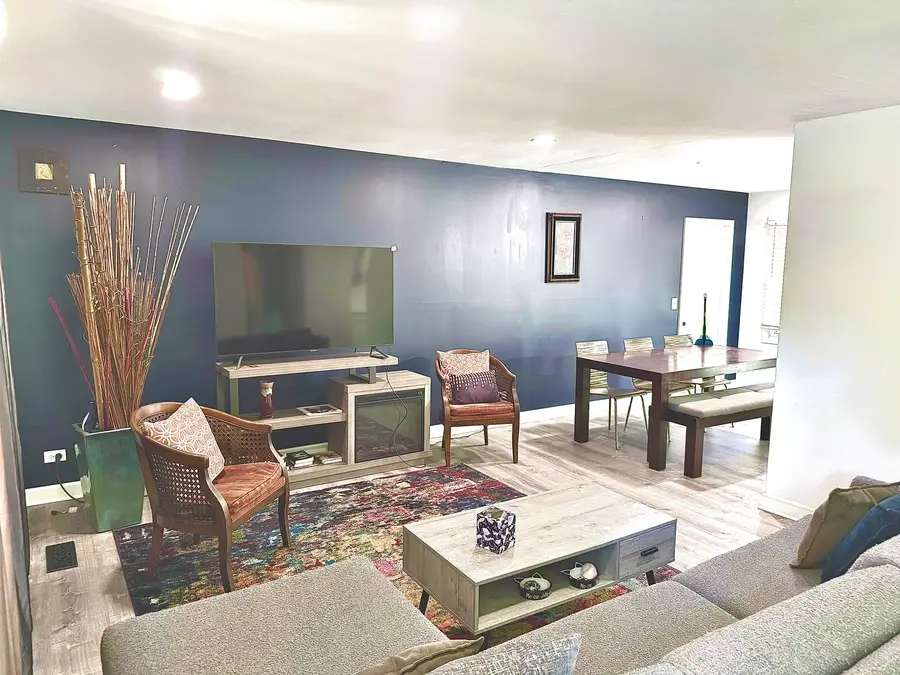 230 Delaware Drive, Bolingbrook, IL 60440 - Image #2