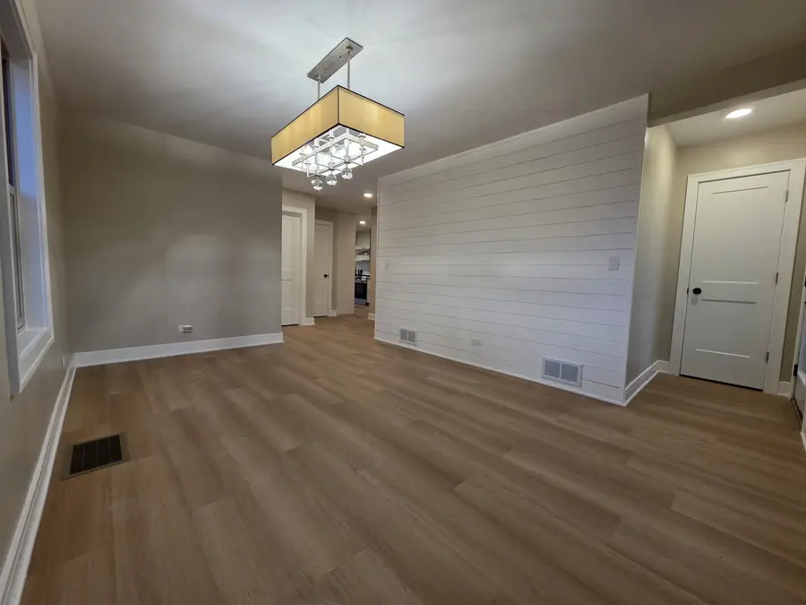 5749 S Kenneth Avenue, Chicago, IL 60629 - Image #2