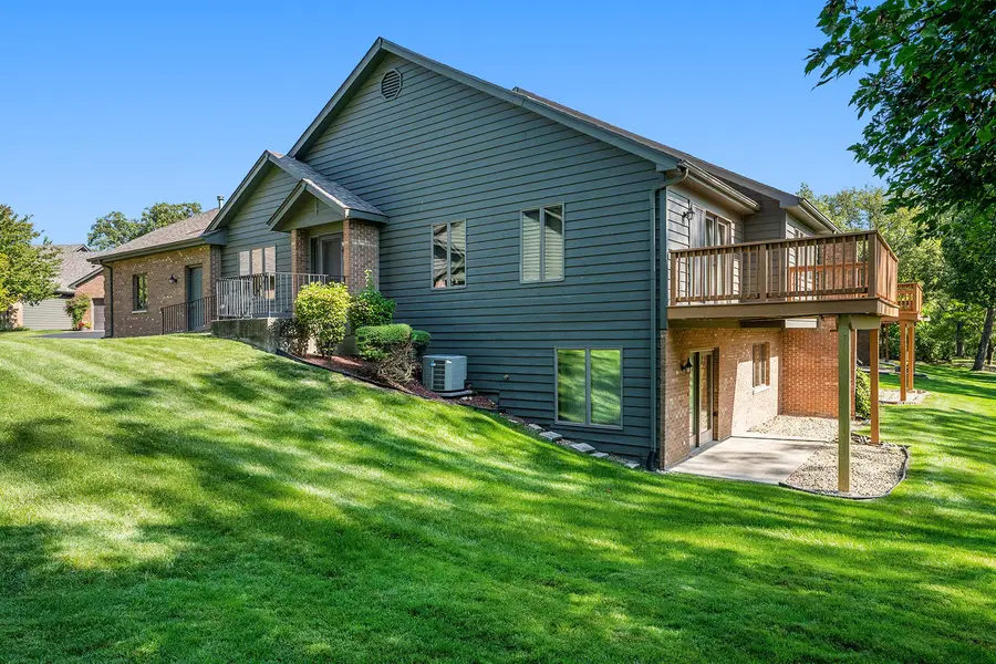 112 Village Woods Drive, Crete, IL 60417 - Image #2