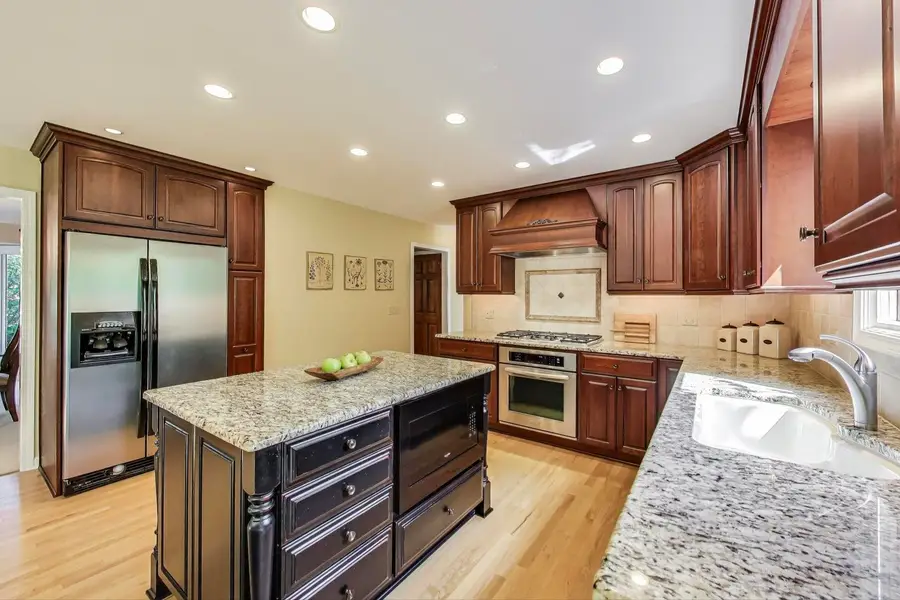 2098 Fall Brook Drive, Naperville, IL 60565 - Image #2