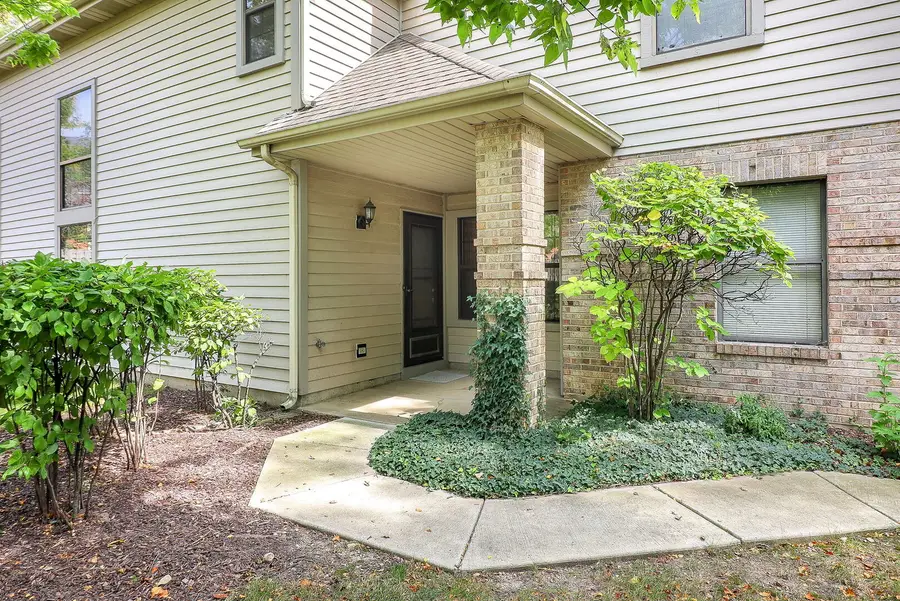 164 Springdale Lane, Bloomingdale, IL 60108 - Image #2
