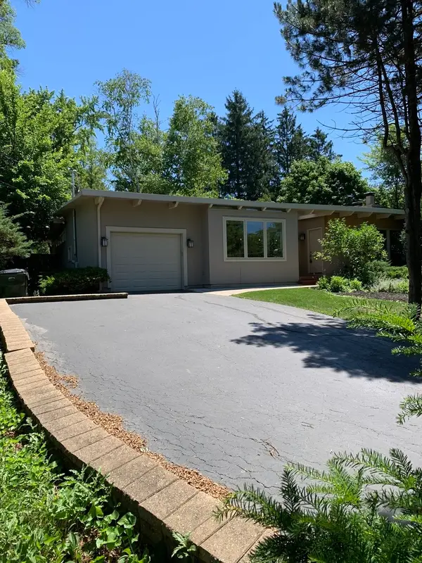 743 Dundee Avenue, Barrington, IL 60010