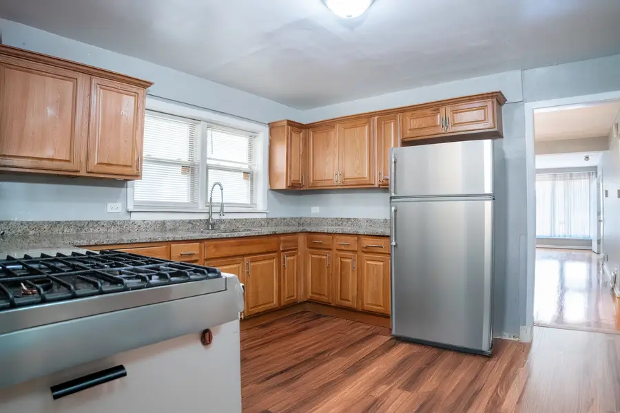 7637 S Essex Avenue, Chicago, IL 60649 - Image #2