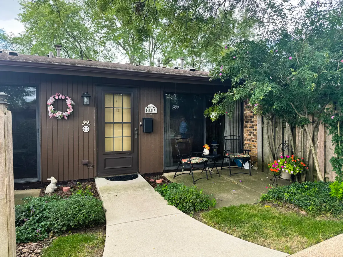 485 Raintree Court #B, Glen Ellyn, IL 60137 - Image #1