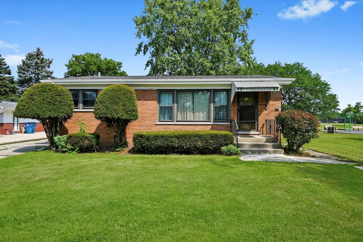 1003 W Hillside Drive, Bensenville, IL 60106 - Image #1