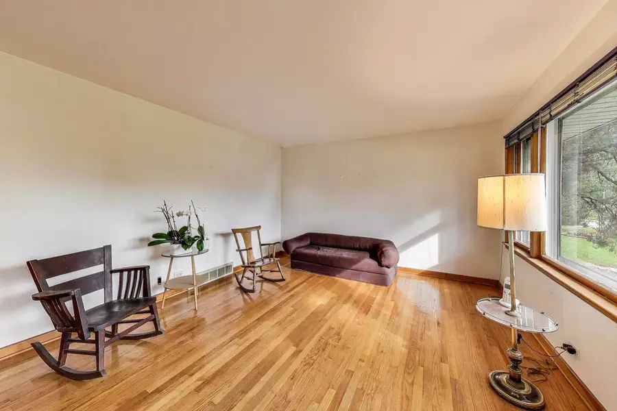 738 N Parker Street, Elmhurst, IL 60126 - Image #2