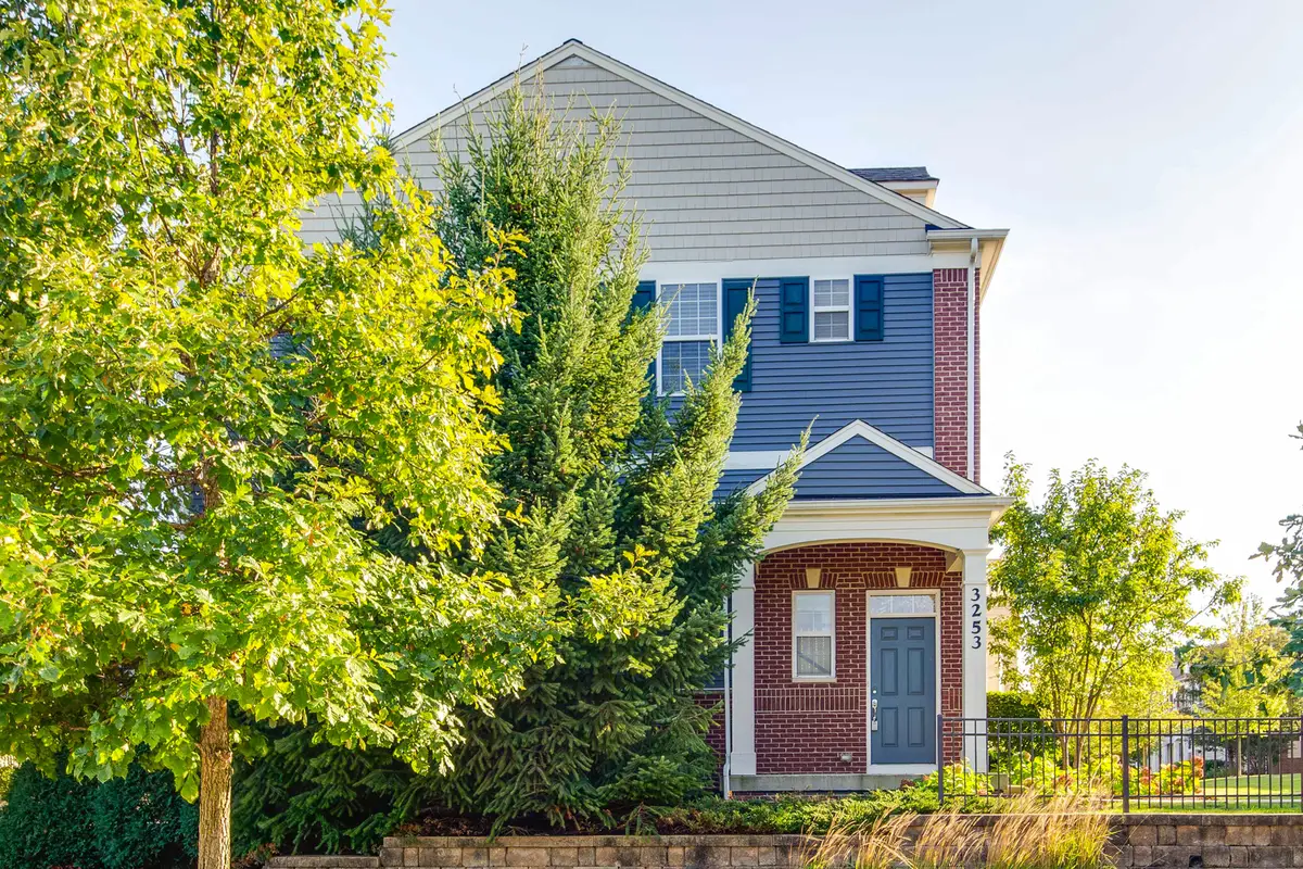 3253 Coral Lane, Glenview, IL 60026 - Image #1