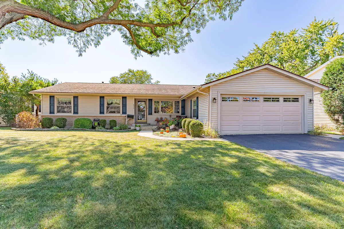 579 Bristol Lane, Elk Grove Village, IL 60007 - Image #1